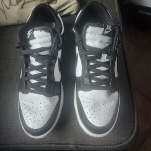 Nike Men's Black and White Sneakers